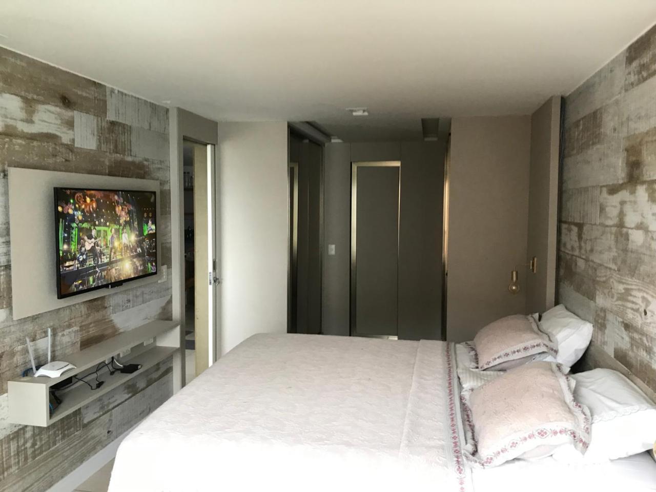 Flat Iate Plaza Apartment